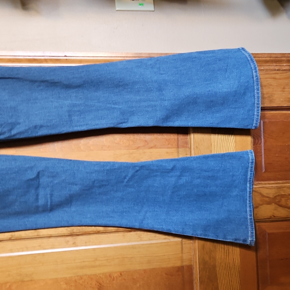 NWT PAIGE High-Rise Bell Canyon Flared Jeans - Picture 7 of 12